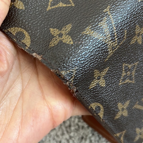 Wallets - Picture 12 of 16